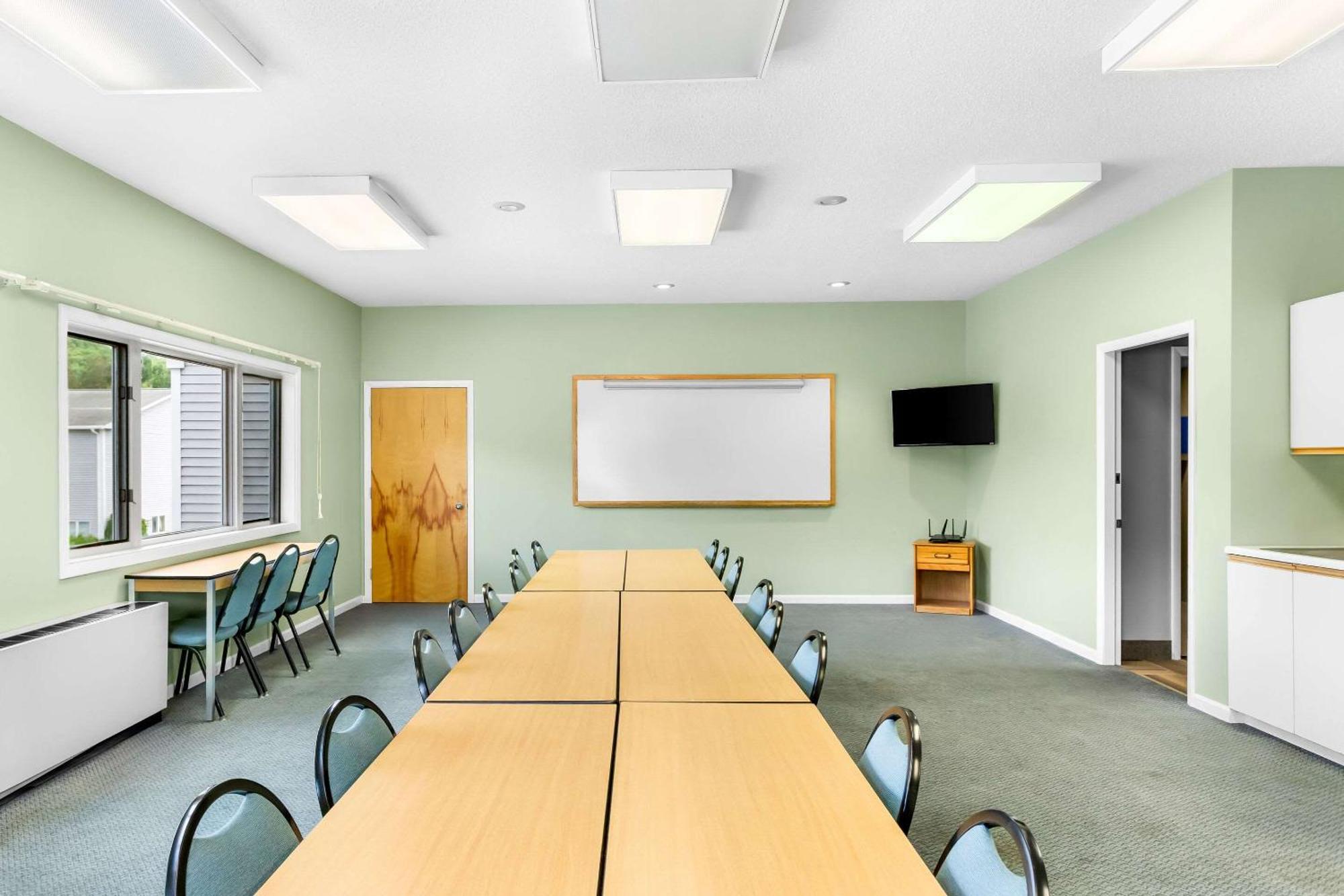 Quality Inn & Suites Gorham Esterno foto