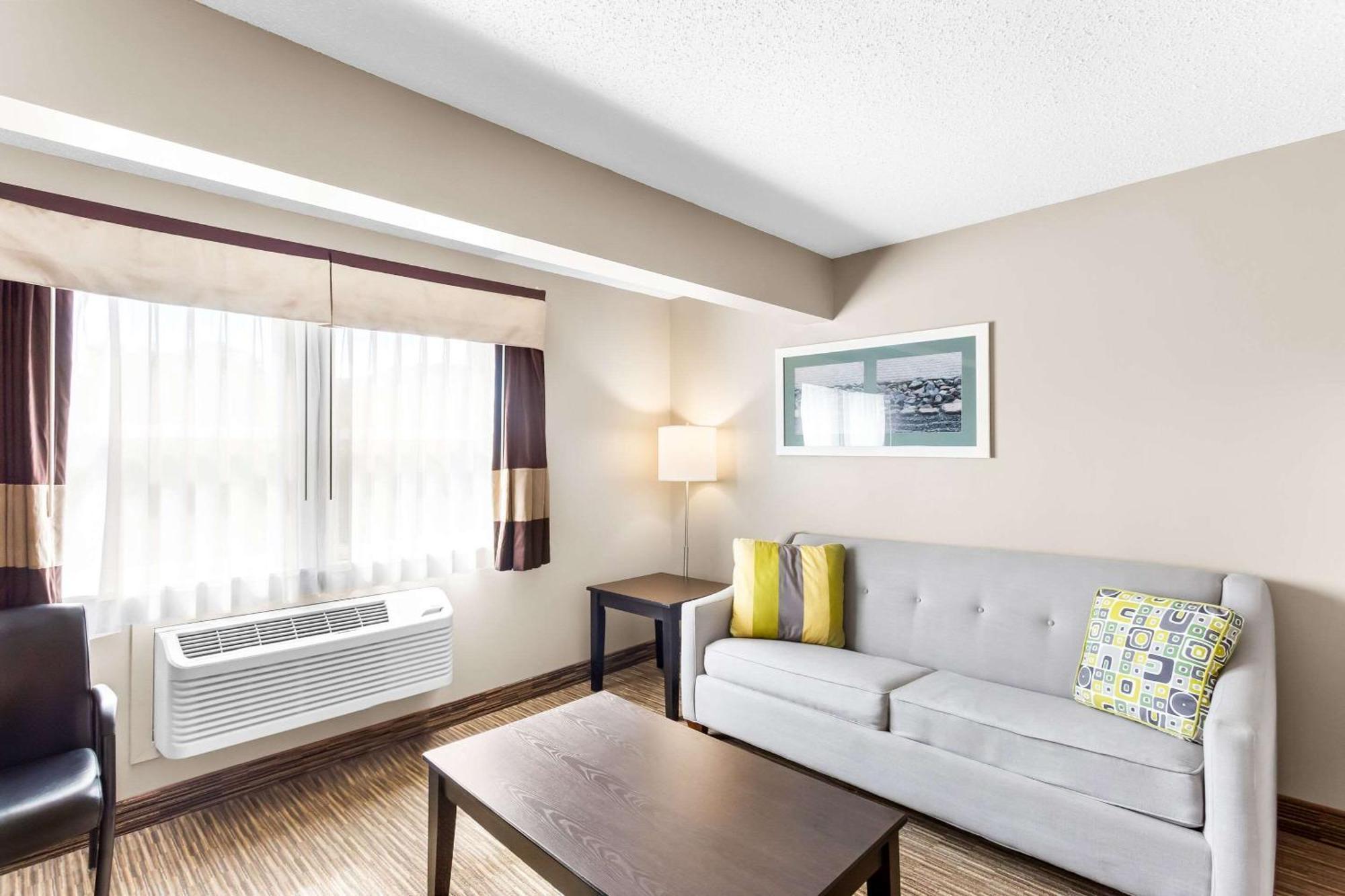 Quality Inn & Suites Gorham Esterno foto
