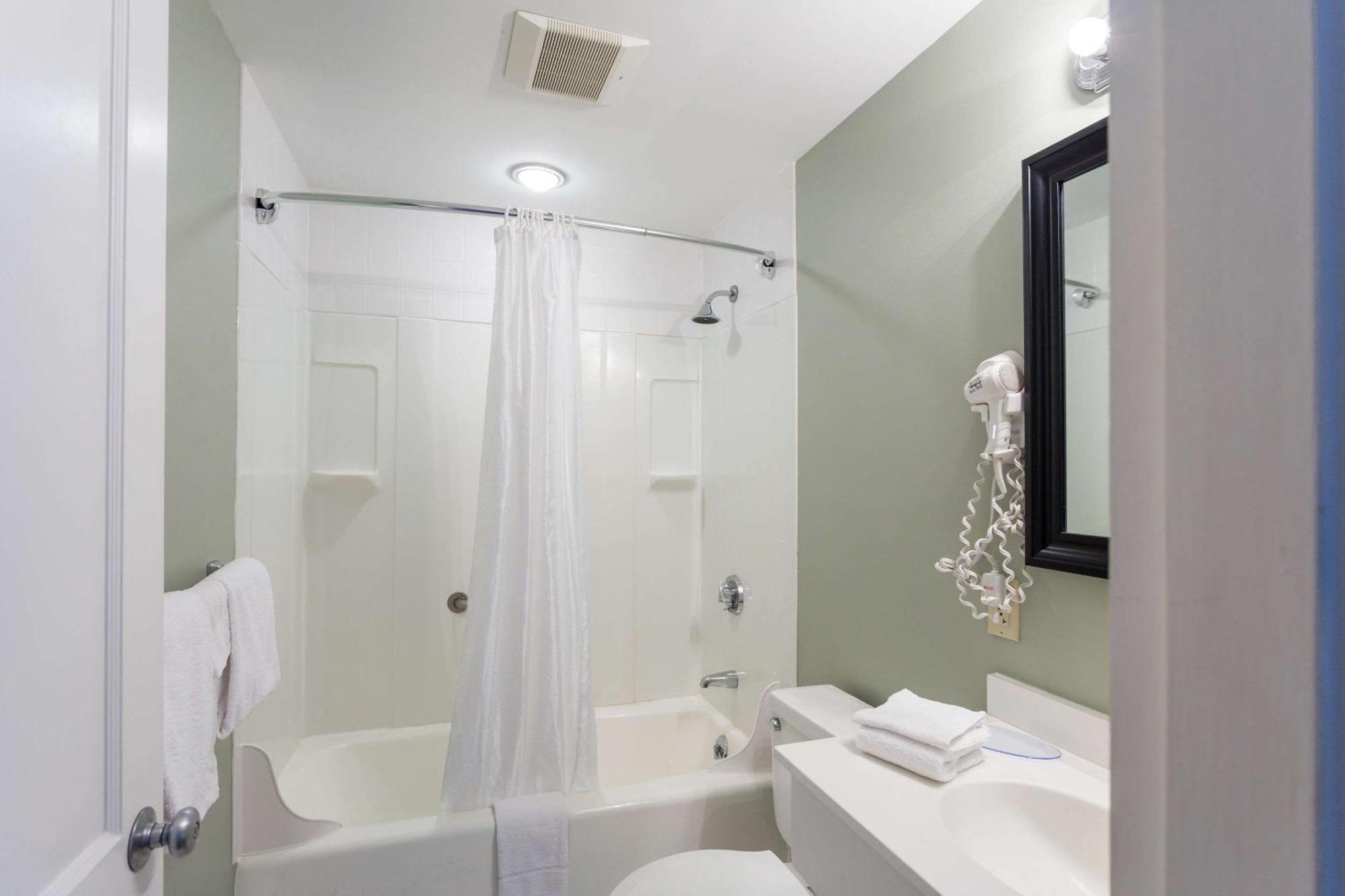 Quality Inn & Suites Gorham Esterno foto